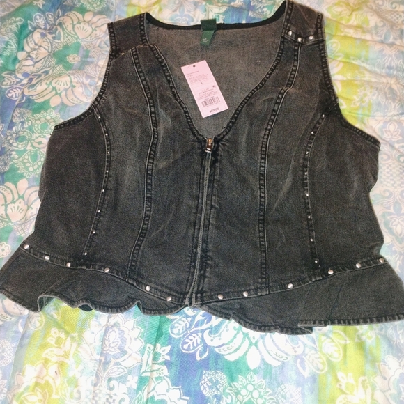 wild fable Jackets & Blazers - Nwt Wild Fable Denim Black Wash Zippered Vest With Silver Embellishments